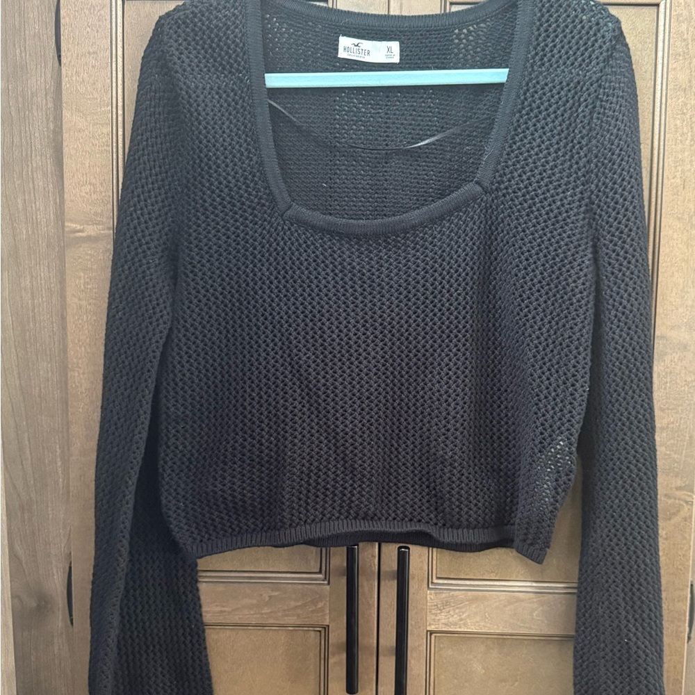 Hollister Women's Classic Black Knit Sweater